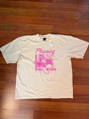 Pleasing Inn Graphic Tee - Pink on Cream - Unbranded